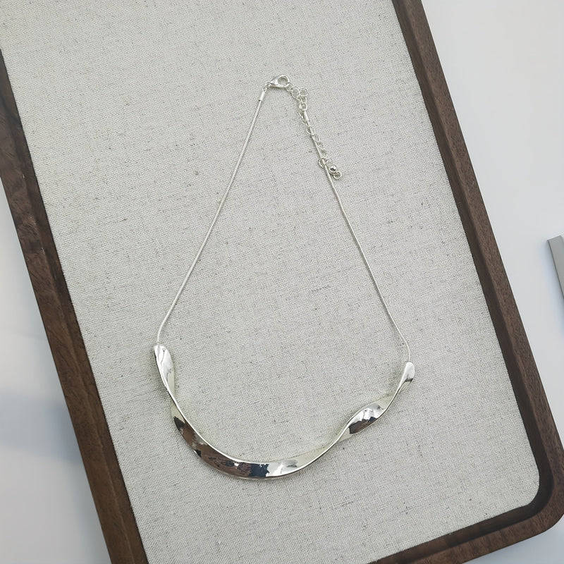 Vintage Sculptural Polished Silver Collar Necklace