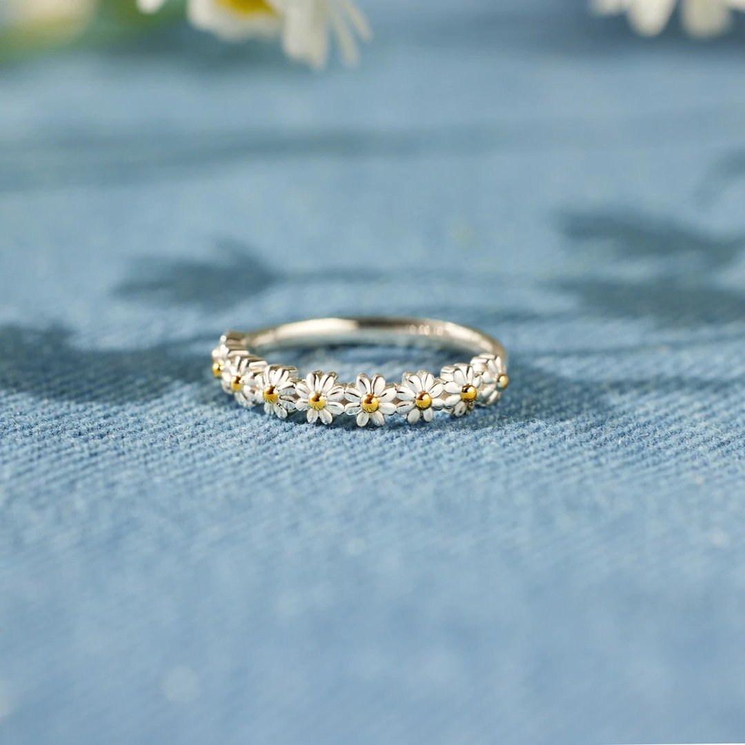 Silver and Hand Painted Enamel Daisy Ring