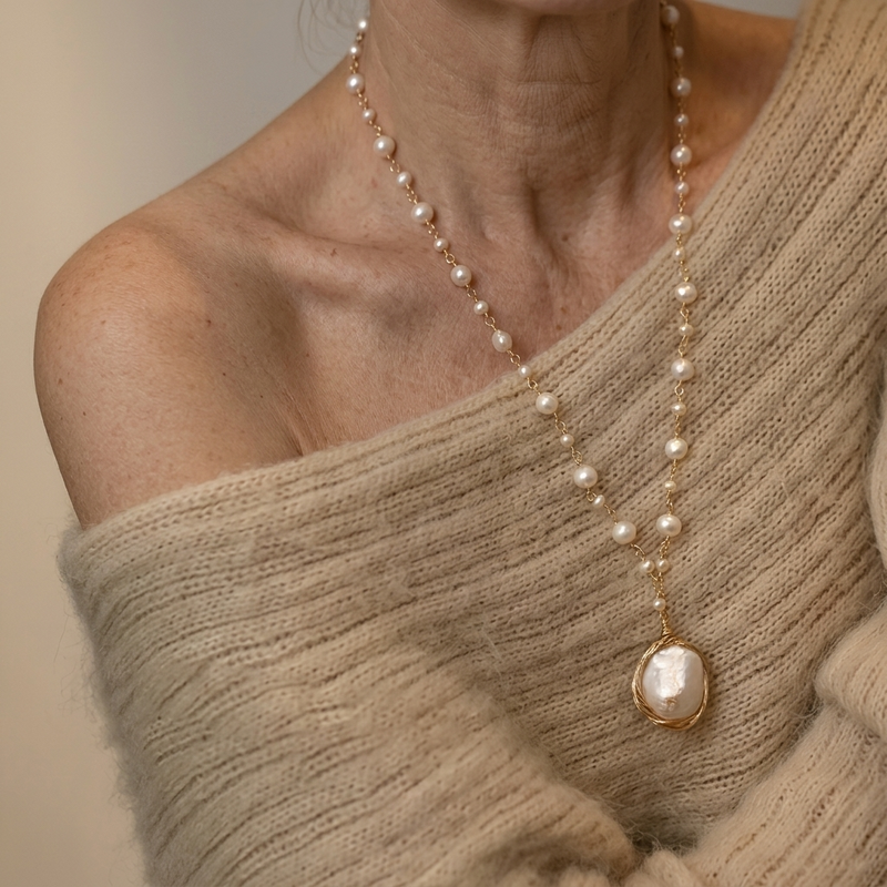 Baroque Pearl Gold Pendant Necklace