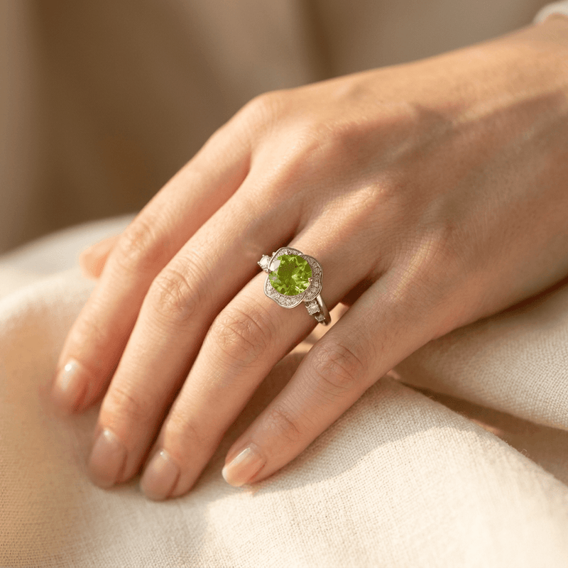 Luxury Green Synthetic Zircon Engagement Ring
